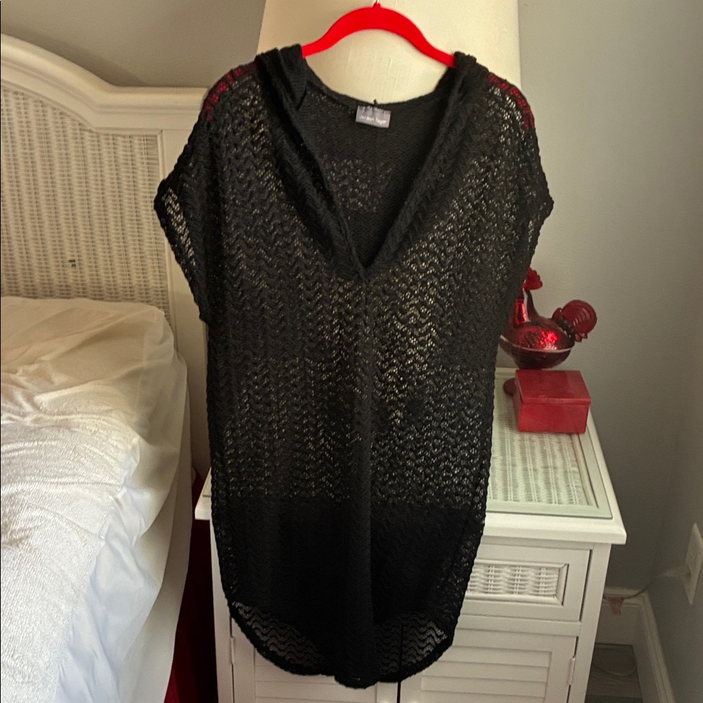 Black Open-Knit V-Neck Tunic Short Sleeve Coverup  W/Hood Size S Worn 1x